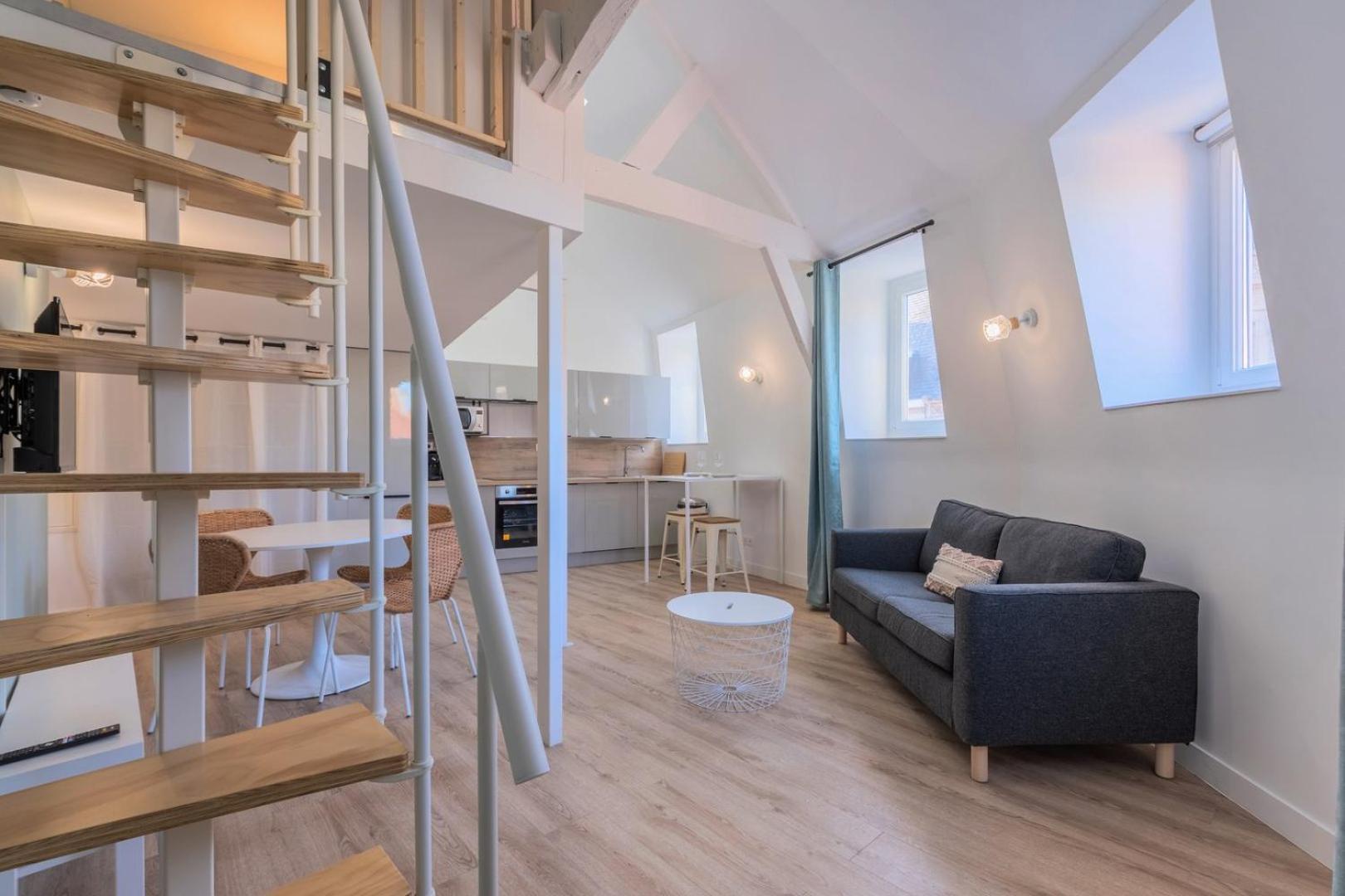 Apartment One Bedroom Mezzanine Apartment, With Parking